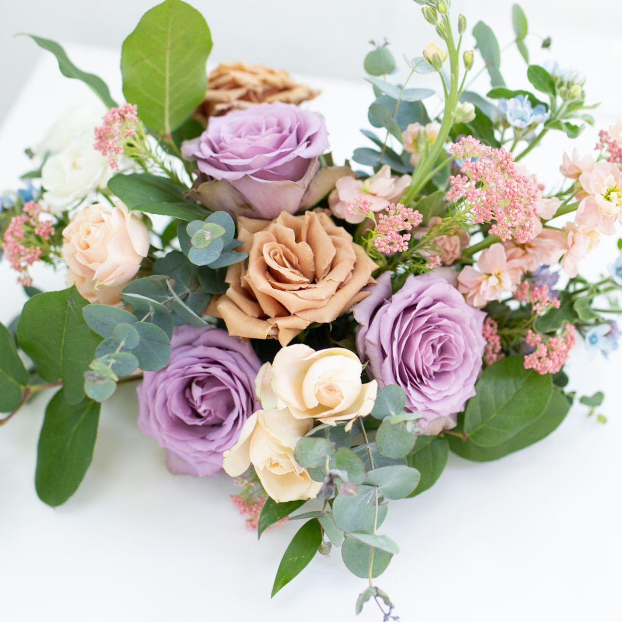 DIY Vaseless Centerpiece