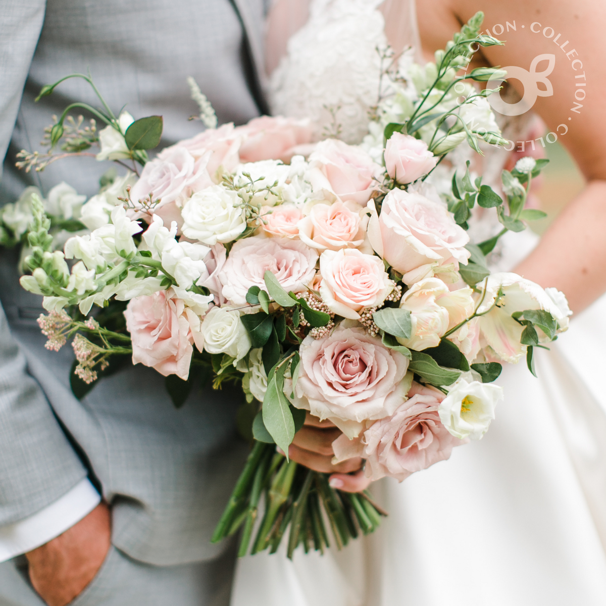 Blush and ivory wedding bouquet | Beachweddingtips.com